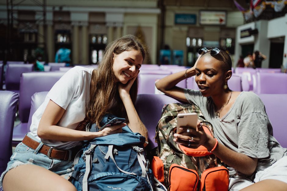 The 8 Best Apps for Solo Travelers to Meet People (2026)