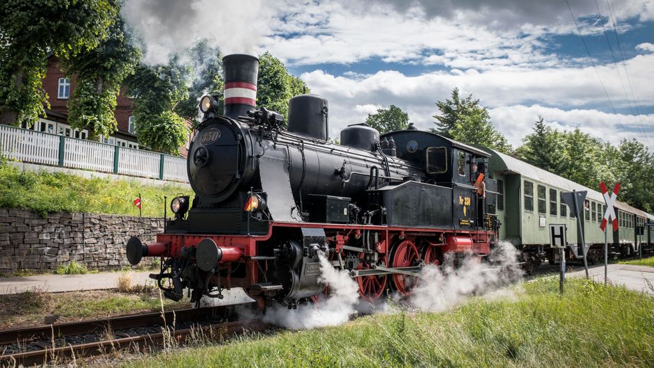 Train Tour Northern Europe: Northern Europe Train Tour: Routes, Passes, and What to Know